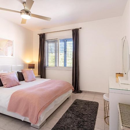 Summer Breeze Holiday Apartment With Pool Paphos ภายนอก รูปภาพ