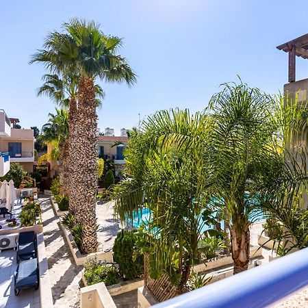 Summer Breeze Holiday Apartment With Pool Paphos ภายนอก รูปภาพ